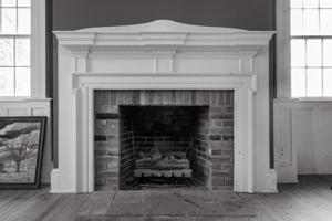 Mnatel in 1st floor entertaining room, 1790s